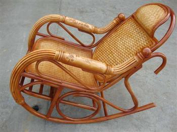 木護手雕花搖椅價格_藤椅 木護手雕花搖椅 搖椅_四川成都市木護手雕花搖椅生產(chǎn)供.